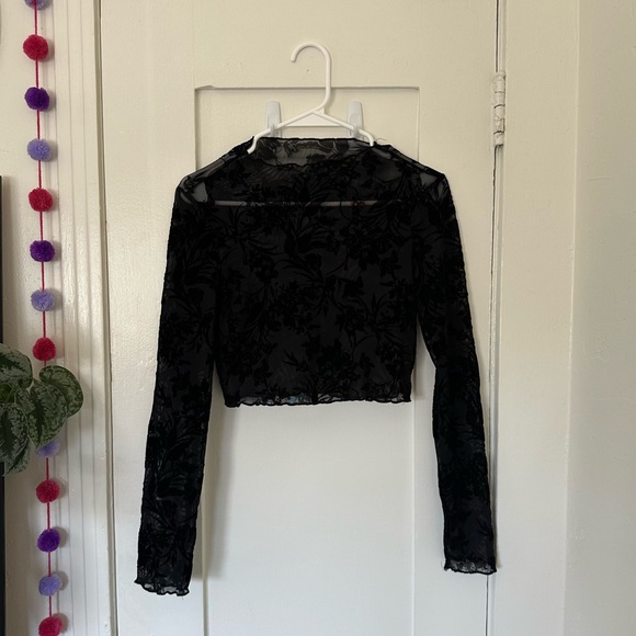 SHEIN Mesh & Velvet Floral Pattern Cropped Long Sleeve - Picture 3 of 5